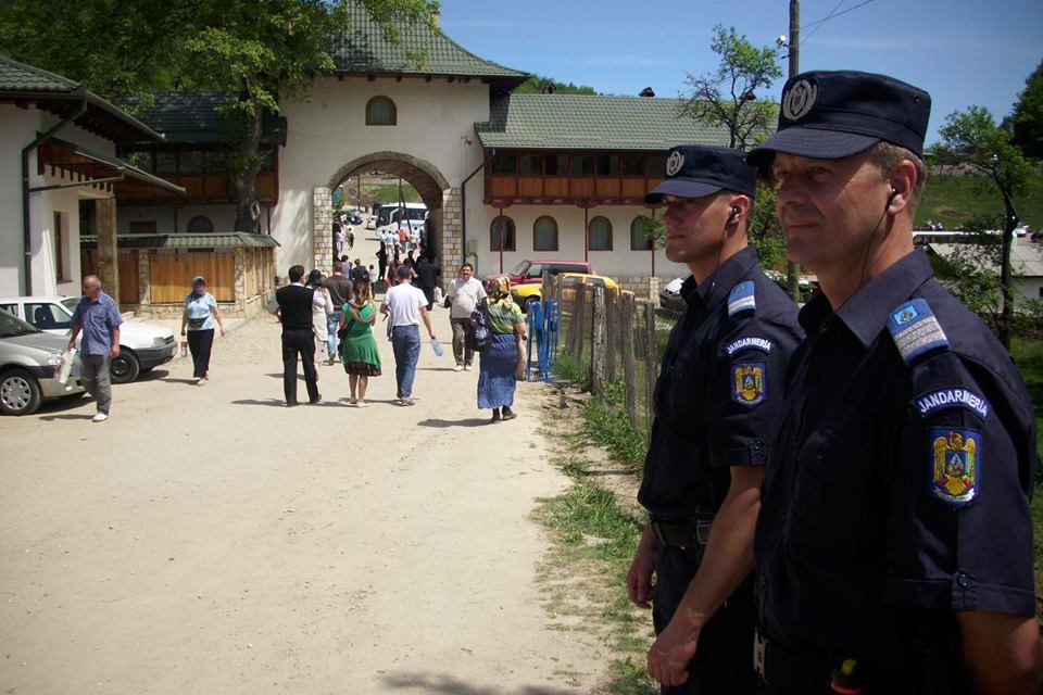 Peste 200 de jandarmi hunedoreni la datorie în perioada Sărbătorilor Pascale