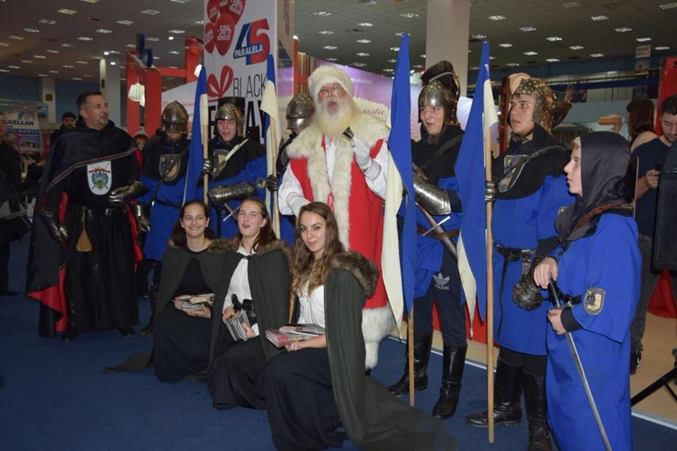 Cetatea Deva, promovată de cavalerii Gărzii la Târgul de Turism al României